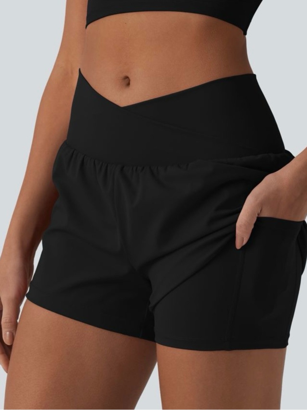 Halara Airy Crossover High Waisted Yoga shorts 3” black sz small